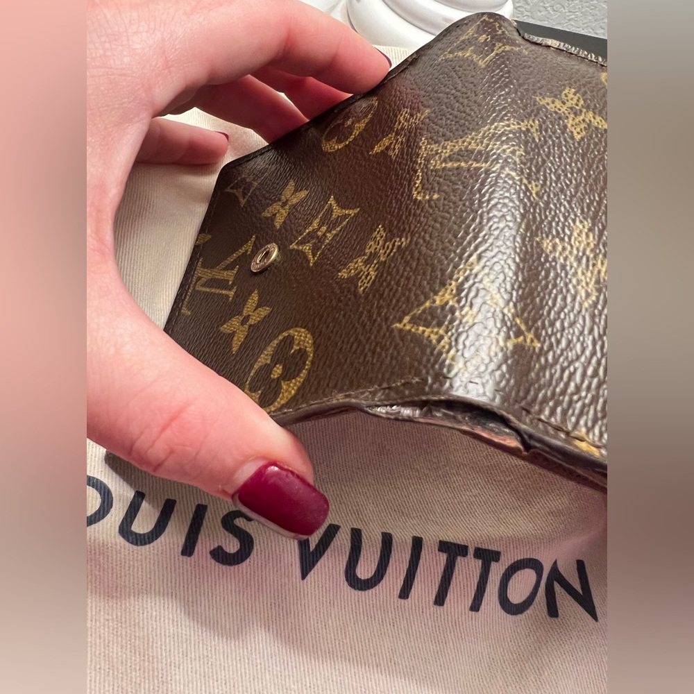 LV Wallet Authentic - Picture 2 of 11